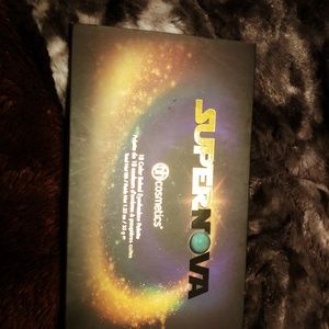 BH Cosmetics Supernova pallette